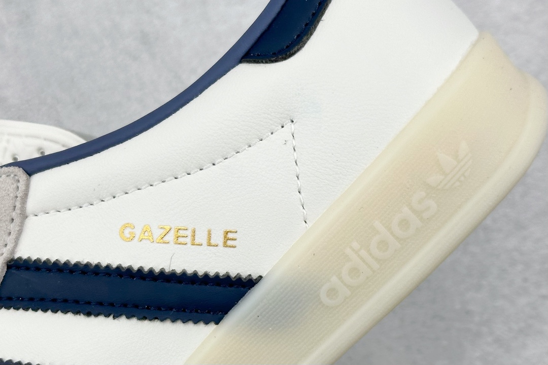 160 YH adidas Originals Gazelle INdoor 三叶草休闲防滑耐磨低帮板鞋 IG1643