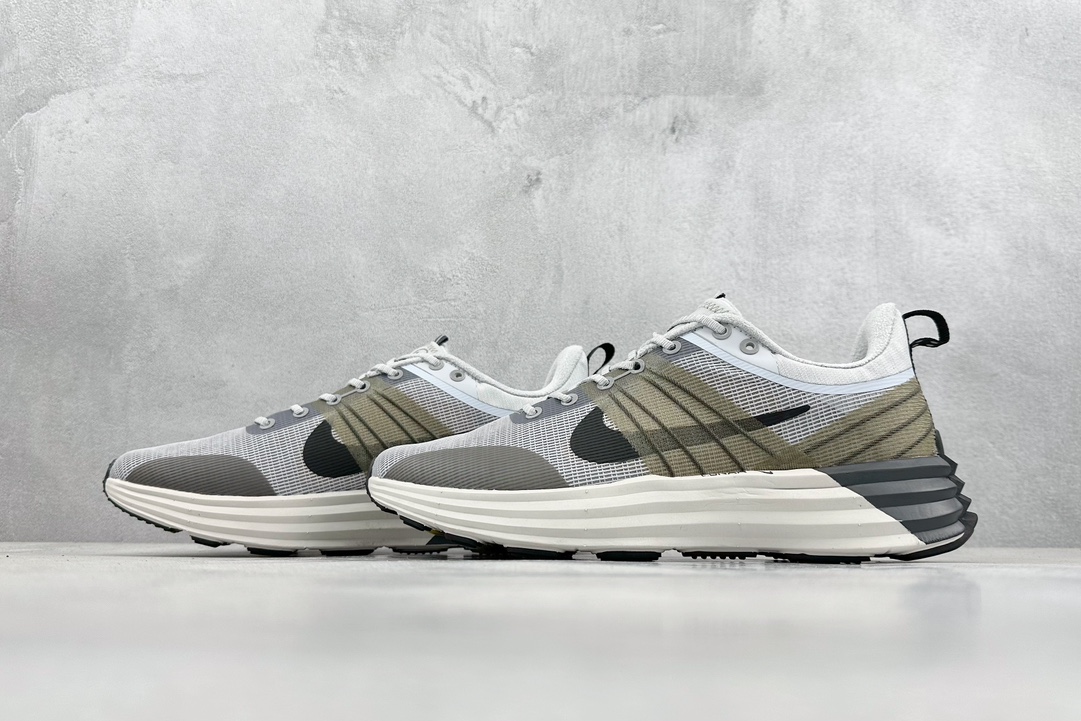 190 Nike Runar Roam 登月网面透气跑步鞋 DV2440-001