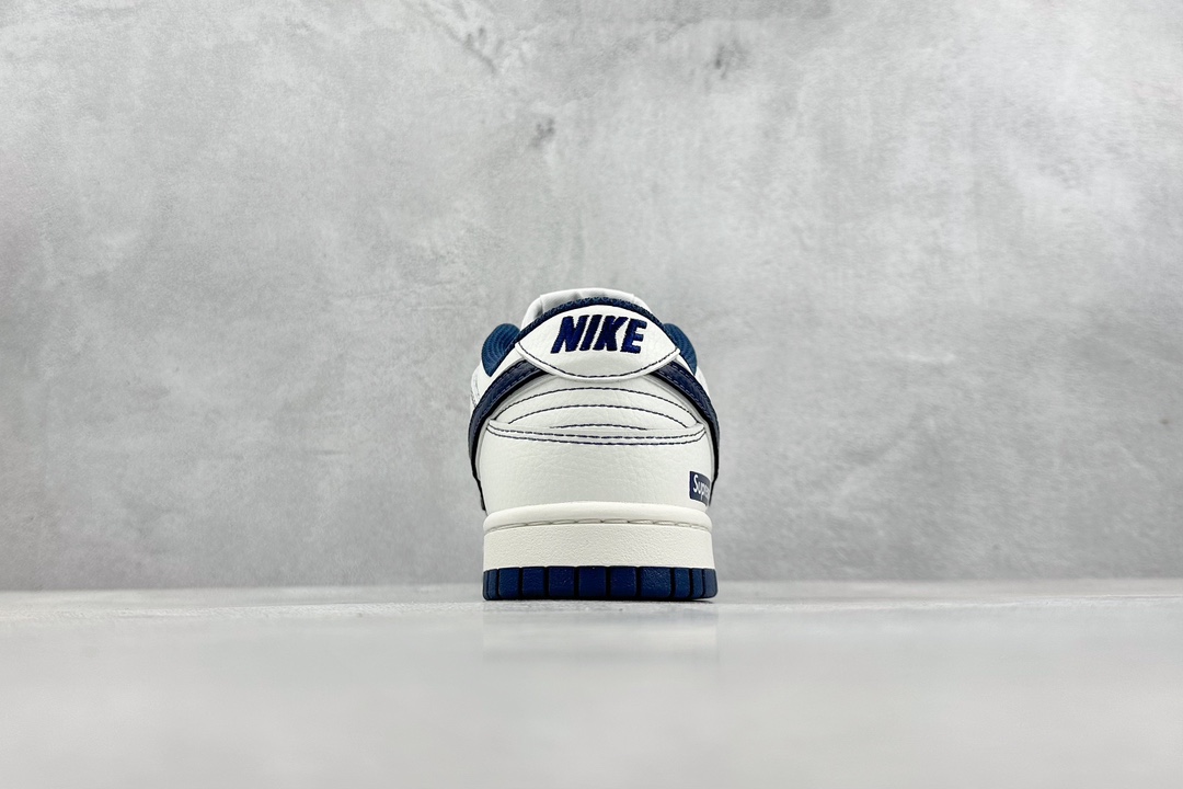 200 NIKE SB Dunk Low x Supreme 白深蓝满天星 RM2308-238