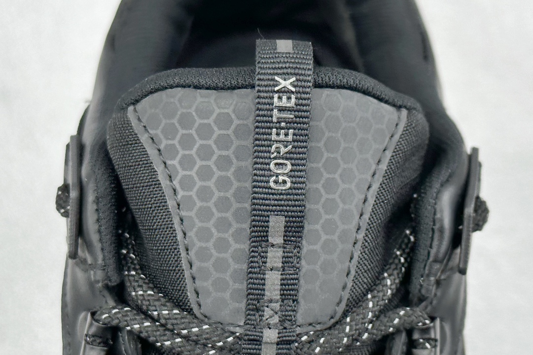 480 Moncler盟可睐（蒙口）Trailgrip CTX 减震抗撕裂户外运动鞋