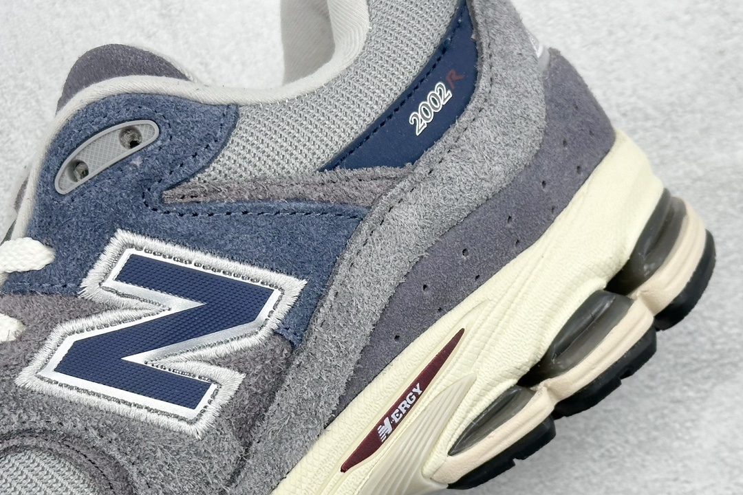 260 New Balance 2002系列 经典灰 复古休闲跑步鞋 M2002REL