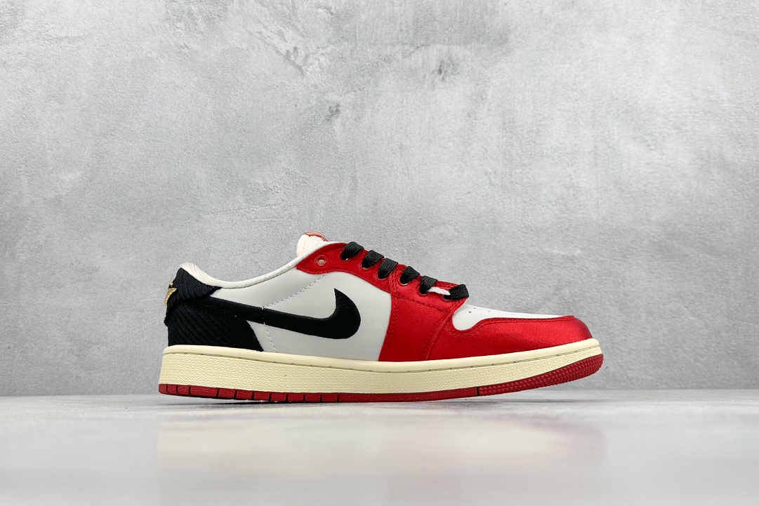 200 外贸版 Air Jordan 1 Low OG x Trophy Room ”Away” 白黑红  FN0432-100