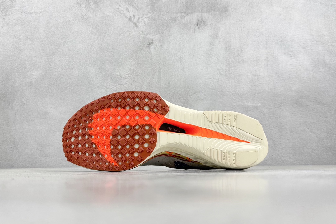 350 Nike ZoomX Vaporfly NEXT%3 减震马拉松跑步鞋 FQ7676-100