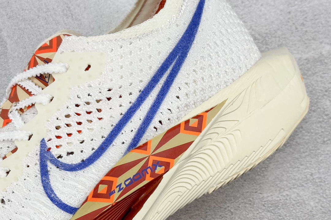 350 Nike ZoomX Vaporfly NEXT%3 减震马拉松跑步鞋 FQ7676-100