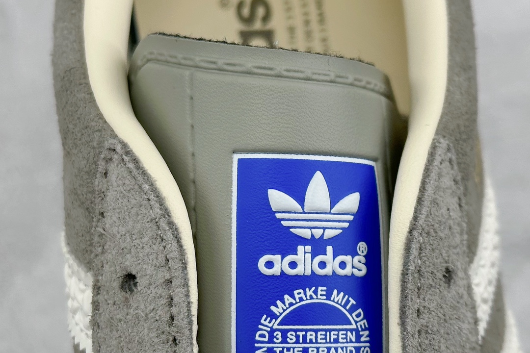 200 Cs版 adidas Originals Gazelle INdoor 三叶草休闲防滑耐磨低帮板鞋  HQ8717