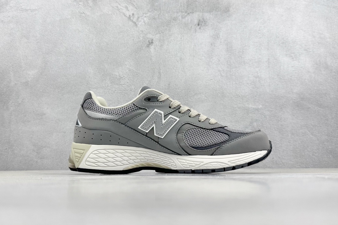 180 New Balance NB 2002R 灰米色 M2002RNM