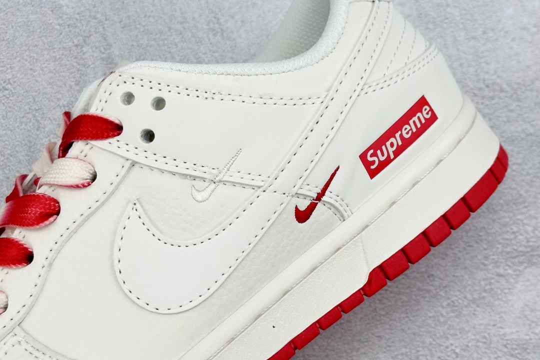 280 Nike SB Dunk Low x Supreme 白红三钩 BB8675-107