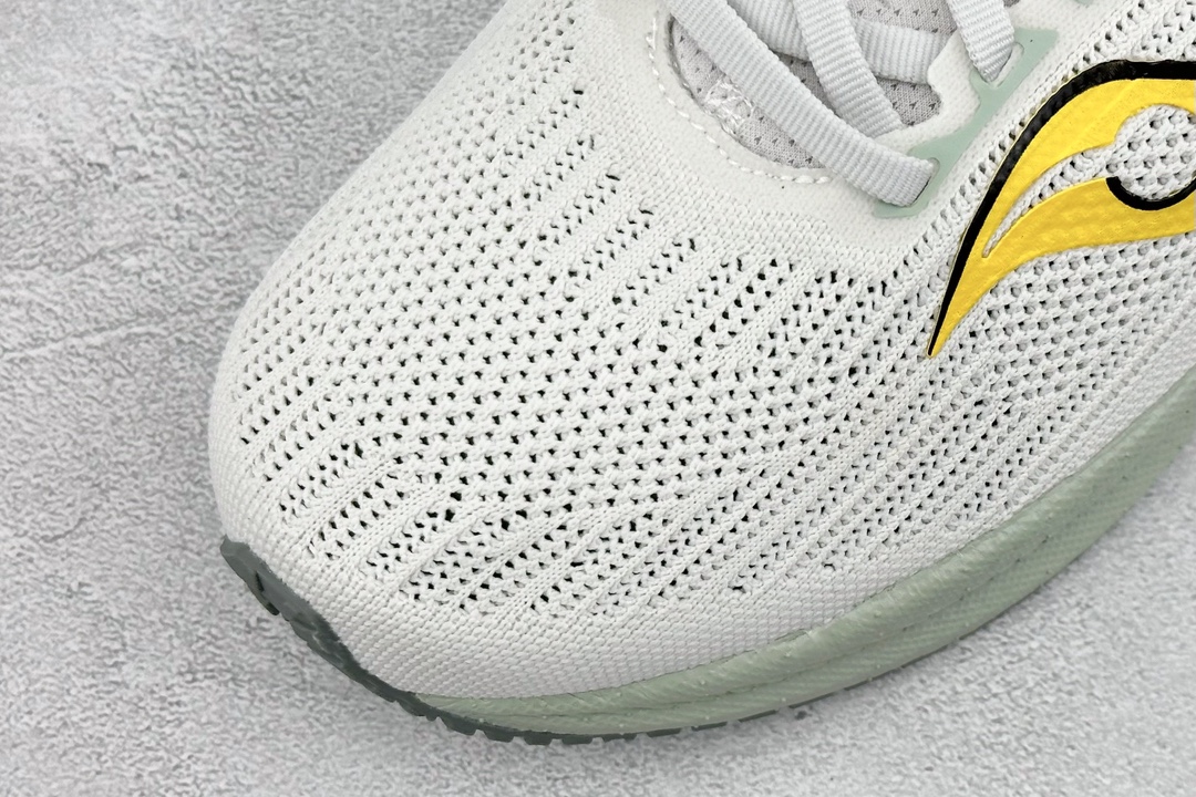 World-renowned running sports brand-Saucony Triumph 21 jogging shoes