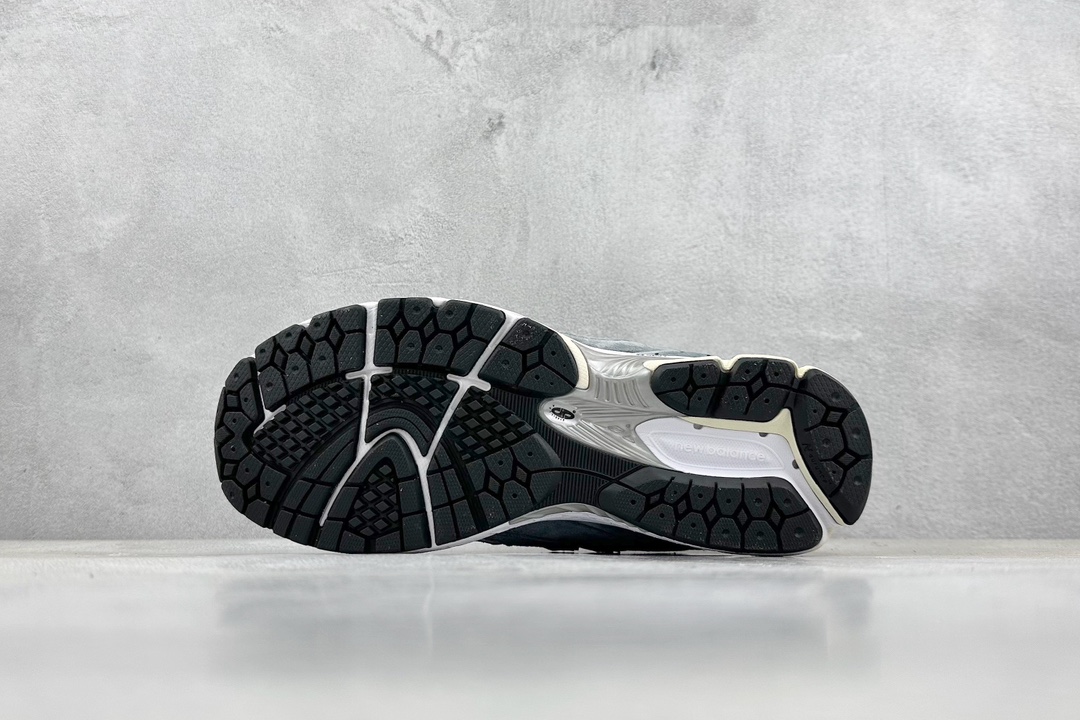 DT tested version of New Balance 2002R retro item correct version M2002RU2