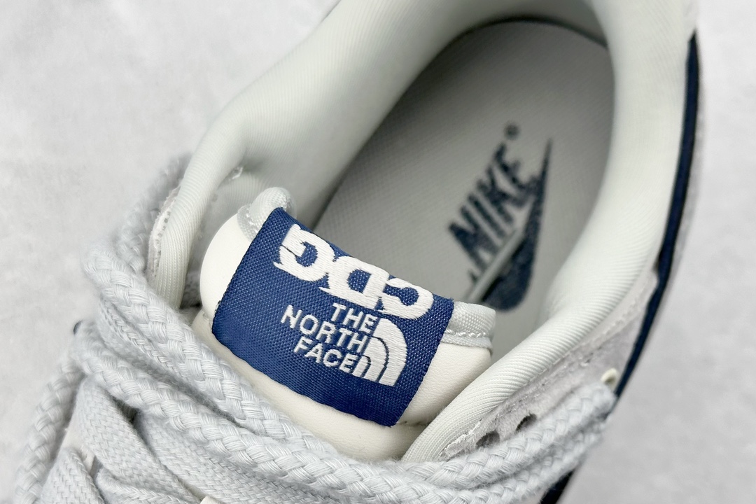 300 Nike SB Dunk Low x CDG x The North Face 白蓝绑带 XX2025-311