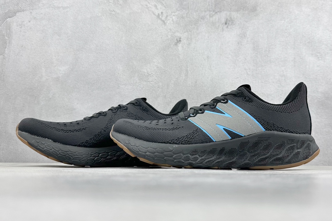 200 New Balance NB FuelCell Supercomp NB X REBEL 跑步鞋 M10802Z