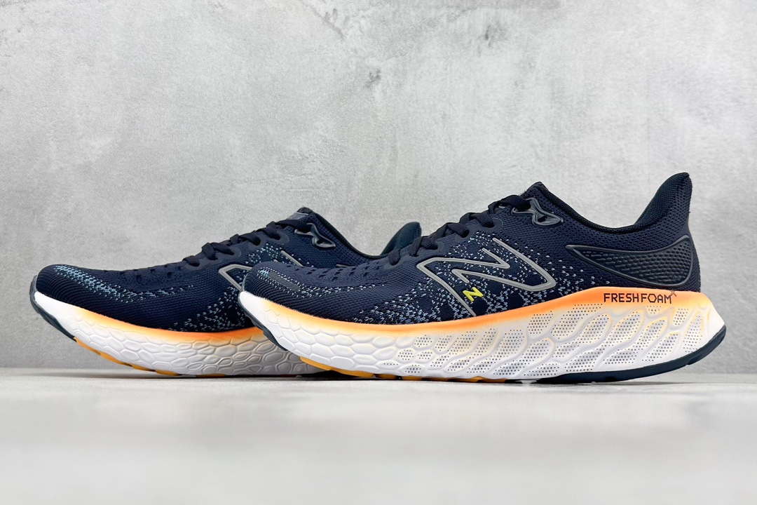 200 New Balance NB FuelCell Supercomp NB X REBEL 跑步鞋  M1080E12