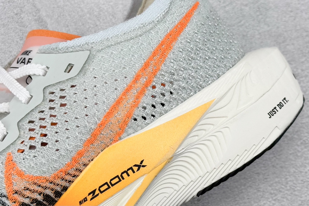 200 Nk ZoomX Vaporfly NEXT% 3 马拉松系列泡棉超轻缓震运动慢跑鞋 FV3633-081