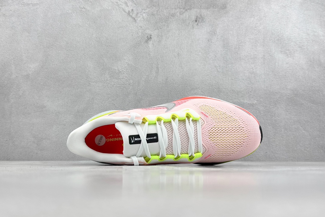 RS版 NK Air Zoom Pegasus 41鞋面采用外层由韧性纱线+内层网眼布的设计，在确保稳定