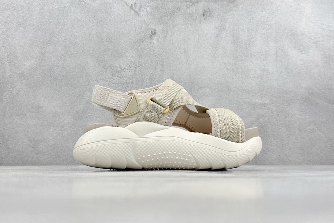 UGG sandals are the same as those worn by celebrities. Originally developed in Dongguan. Open-toed Velcro sandals with one strap