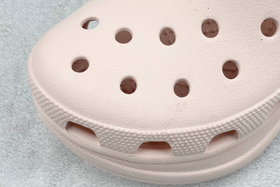 Crocs Classic clog whale style retro beach hole shoes