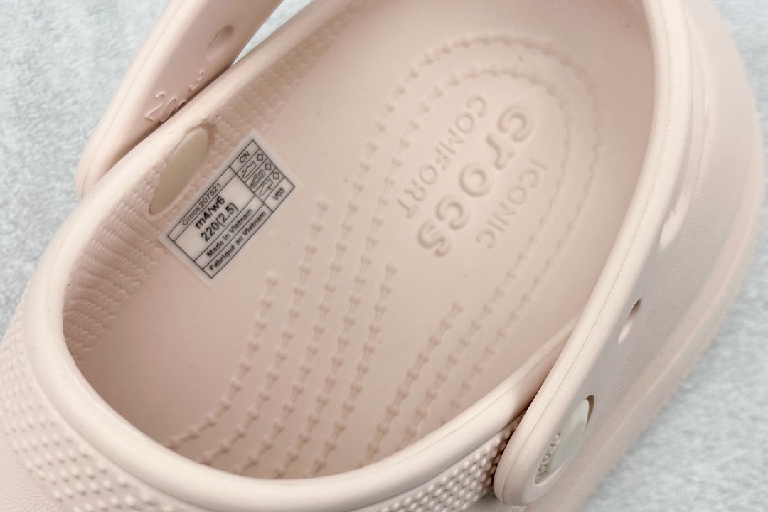 Crocs Classic clog puff style retro beach hole shoes