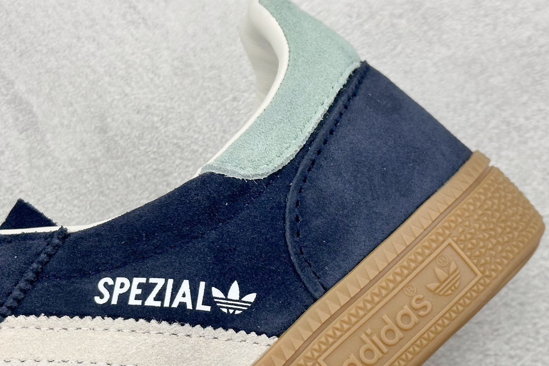 150 Adidas Handball Spezial 阿迪达斯经典款 复古休闲板鞋  IG1967