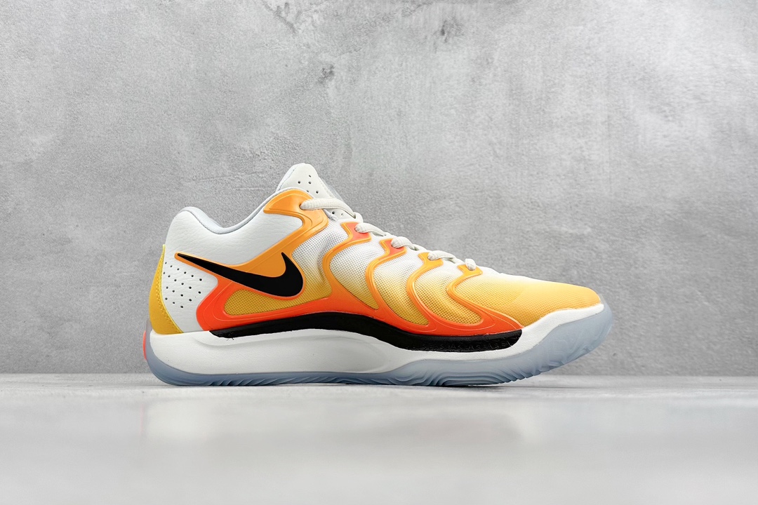 260 Nike Zoom KD 17 EP 延续了前代那种偏臃肿的鞋型  FJ9487-700