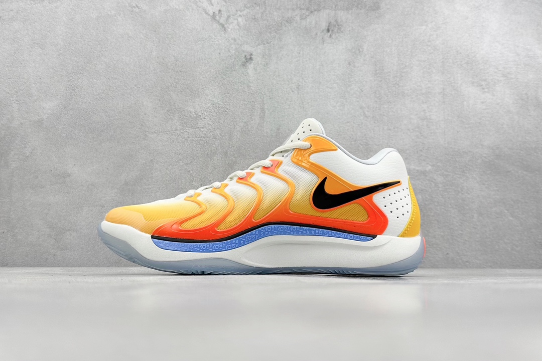 260 Nike Zoom KD 17 EP 延续了前代那种偏臃肿的鞋型  FJ9487-700