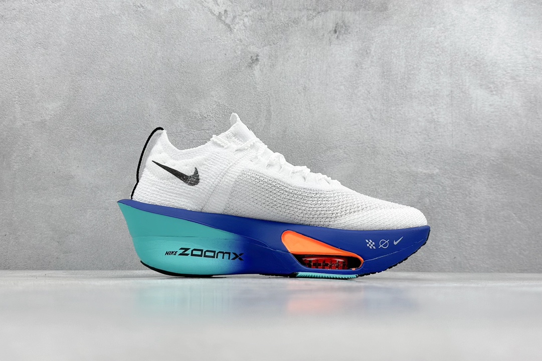 300 Nike Air Zoom Alphafly NEXT拉松气垫跑鞋 中底前掌两个相邻的 Zoom Air 气垫单搭配  ZD6206-100