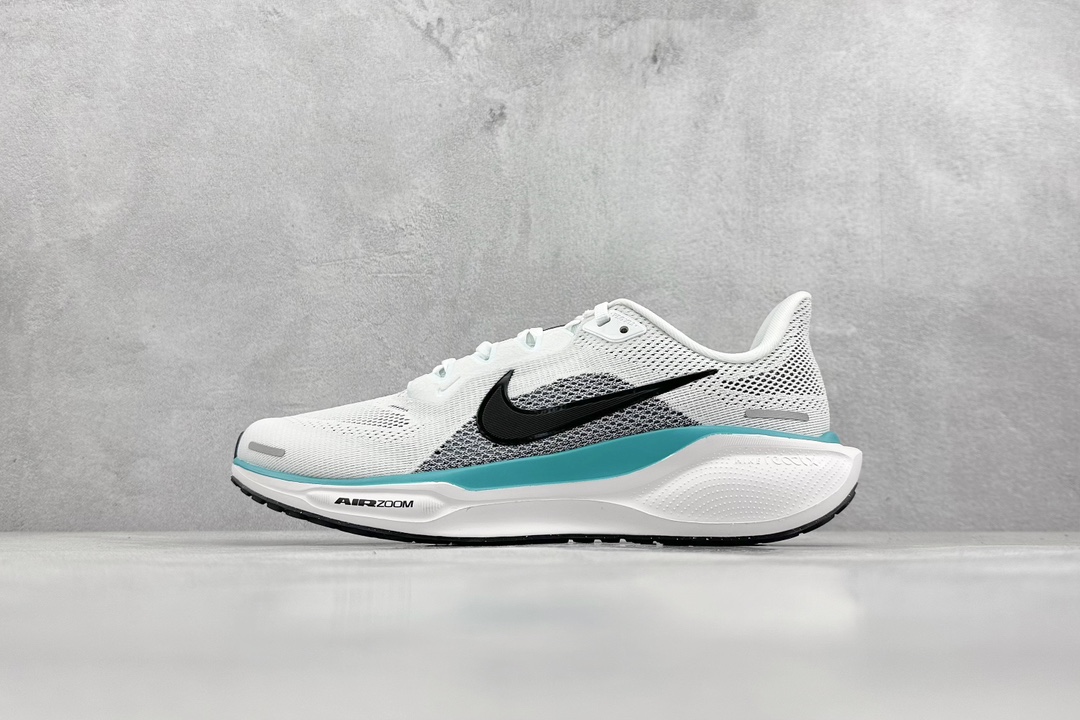 RS版 NK Air Zoom Pegasus 41鞋面采用外层由韧性纱线+内层网眼布的设计，在确保稳定