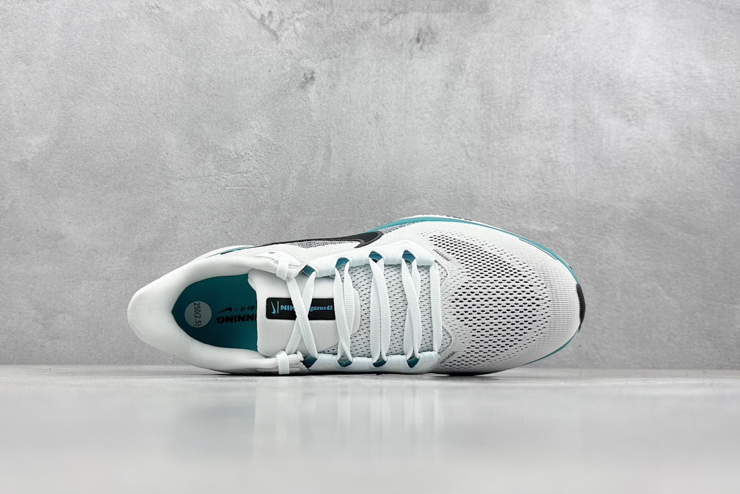 RS版 NK Air Zoom Pegasus 41鞋面采用外层由韧性纱线+内层网眼布的设计，在确保稳定