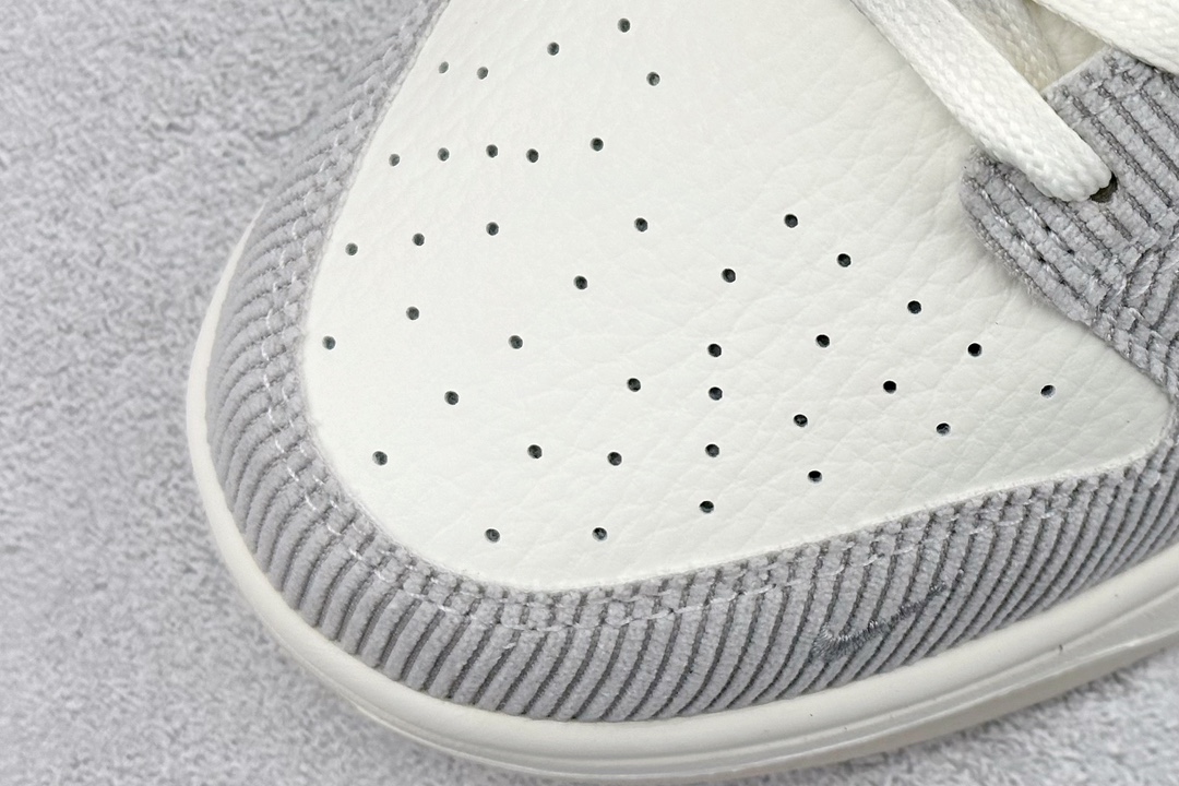 280 Nike SB Dunk Low Supreme联名  FC1688-143