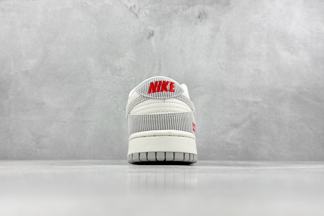 280 Nike SB Dunk Low Supreme联名  FC1688-143