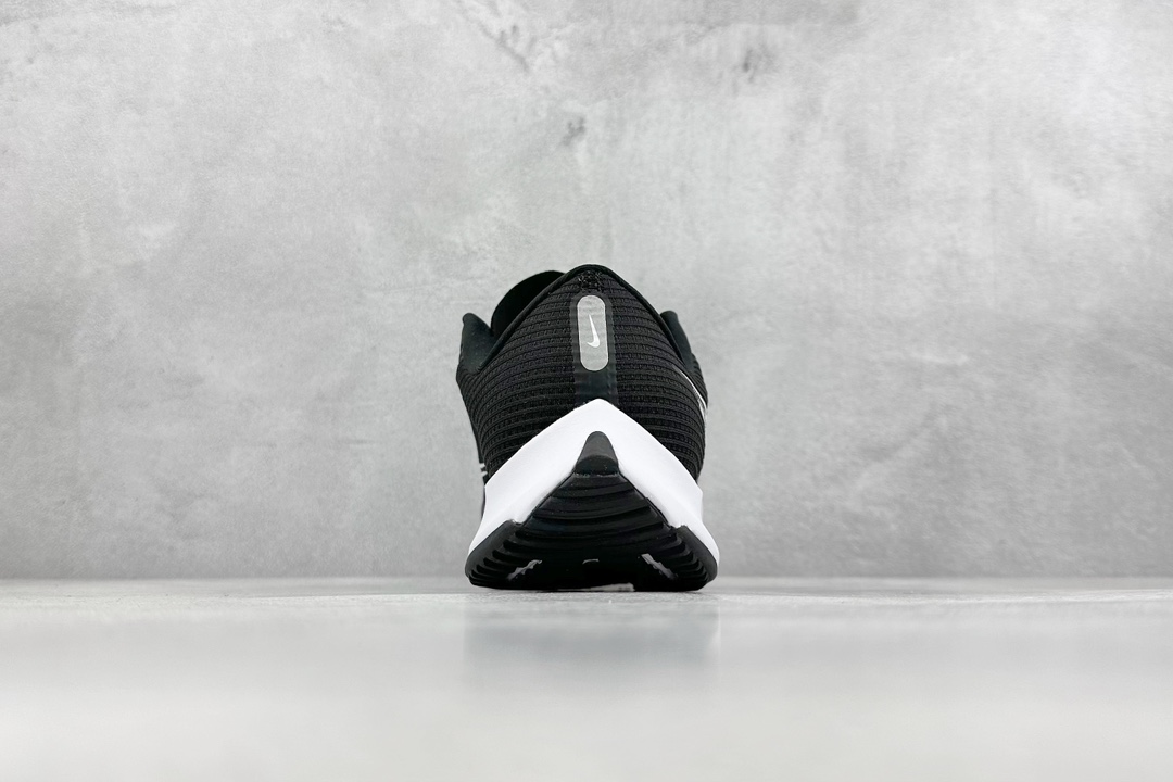 RS版 NIKE AIR Zoom RIVAL Fly 3. 超轻跑步鞋织物减震轻盈跑步鞋 该鞋款专为训
