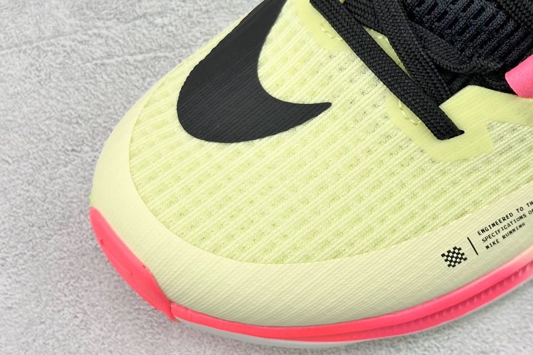 RS版 NIKE AIR Zoom RIVAL Fly 3. 超轻跑步鞋织物减震轻盈跑步鞋 该鞋款专为训