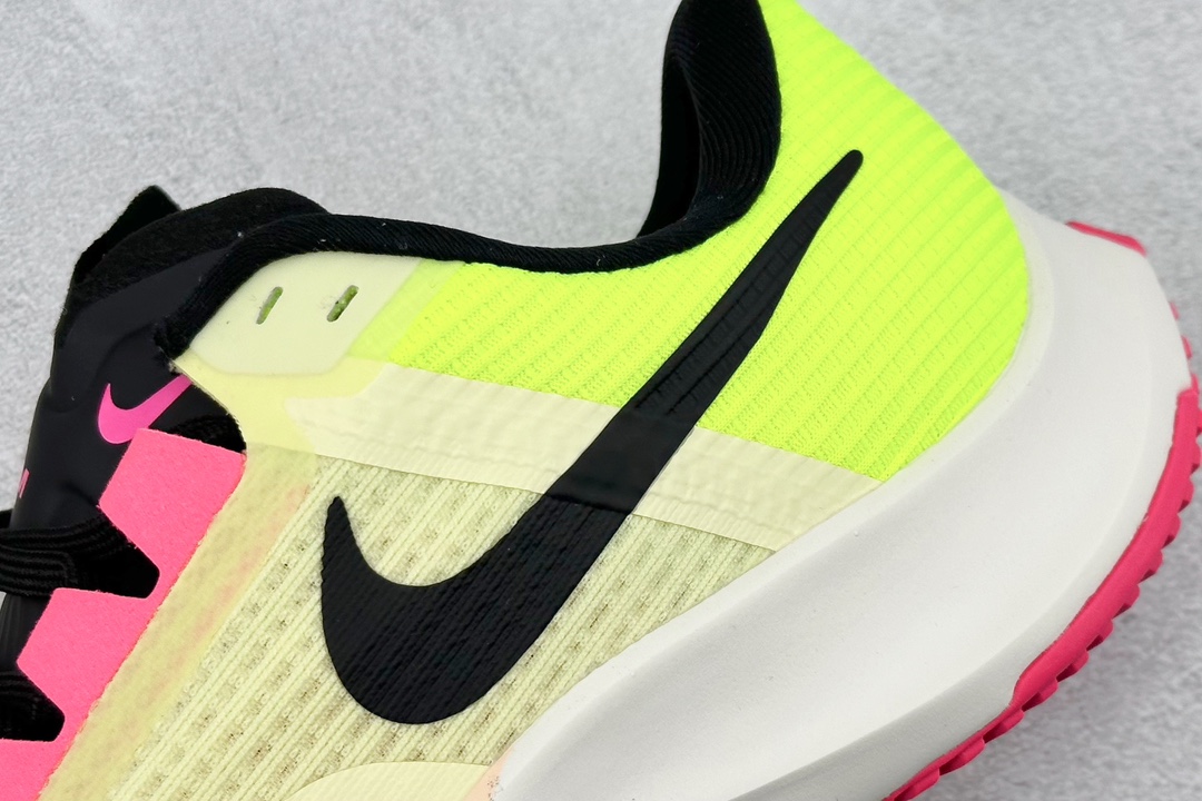 RS版 NIKE AIR Zoom RIVAL Fly 3. 超轻跑步鞋织物减震轻盈跑步鞋 该鞋款专为训