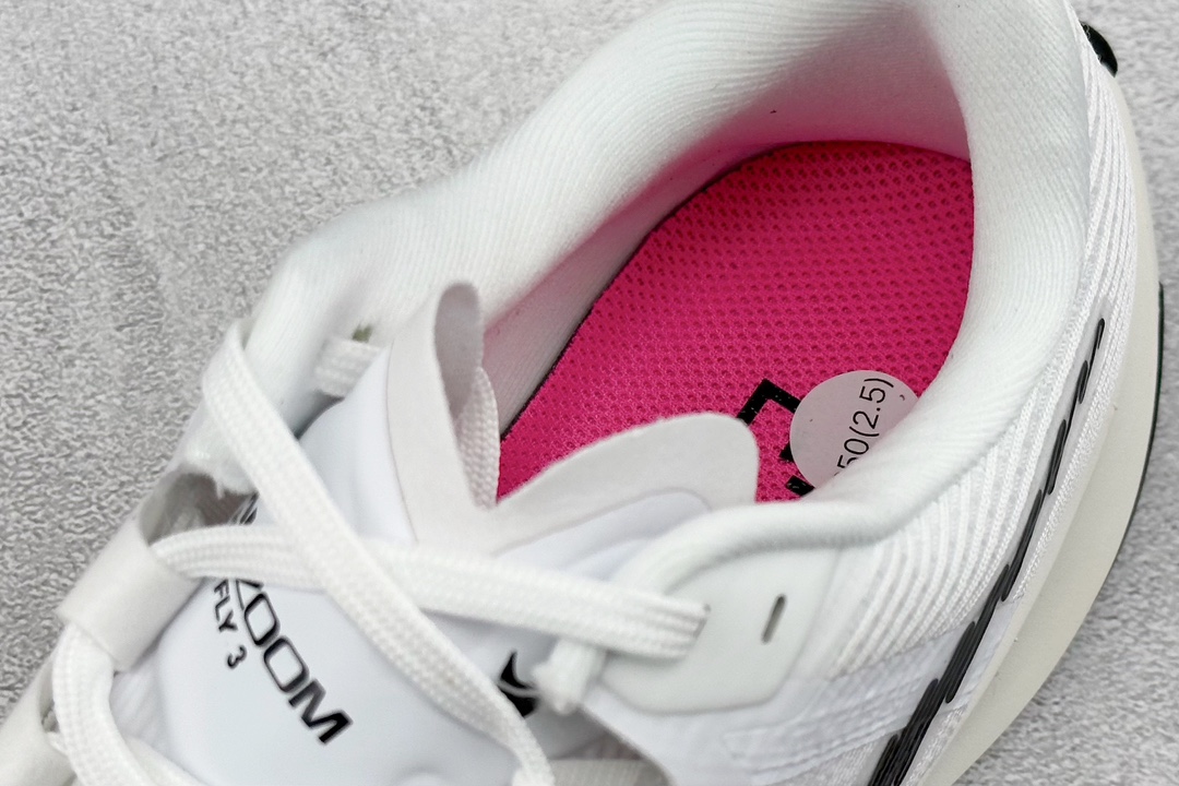 RS版 NIKE AIR Zoom RIVAL Fly 3. 超轻跑步鞋织物减震轻盈跑步鞋 该鞋款专为训