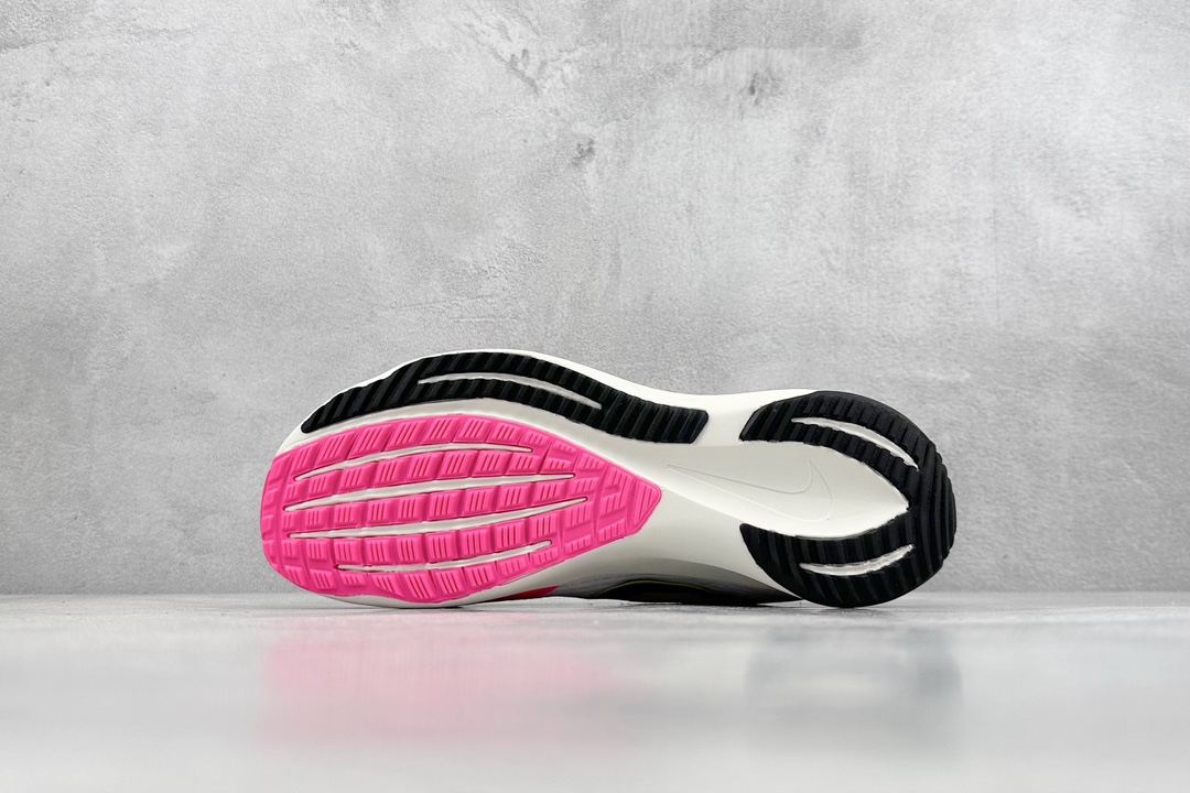 RS版 NIKE AIR Zoom RIVAL Fly 3. 超轻跑步鞋织物减震轻盈跑步鞋 该鞋款专为训