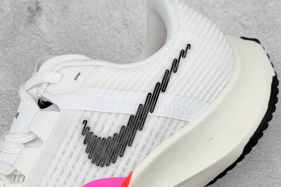 RS版 NIKE AIR Zoom RIVAL Fly 3. 超轻跑步鞋织物减震轻盈跑步鞋 该鞋款专为训