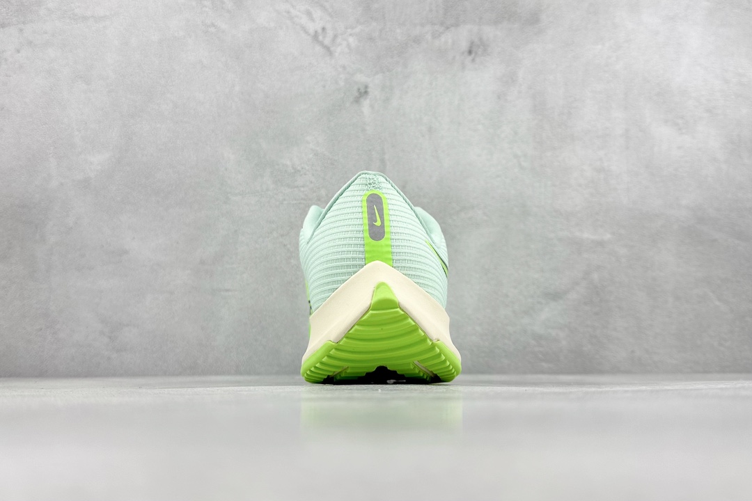RS版 NIKE AIR Zoom RIVAL Fly 3. 超轻跑步鞋织物减震轻盈跑步鞋 该鞋款专为训