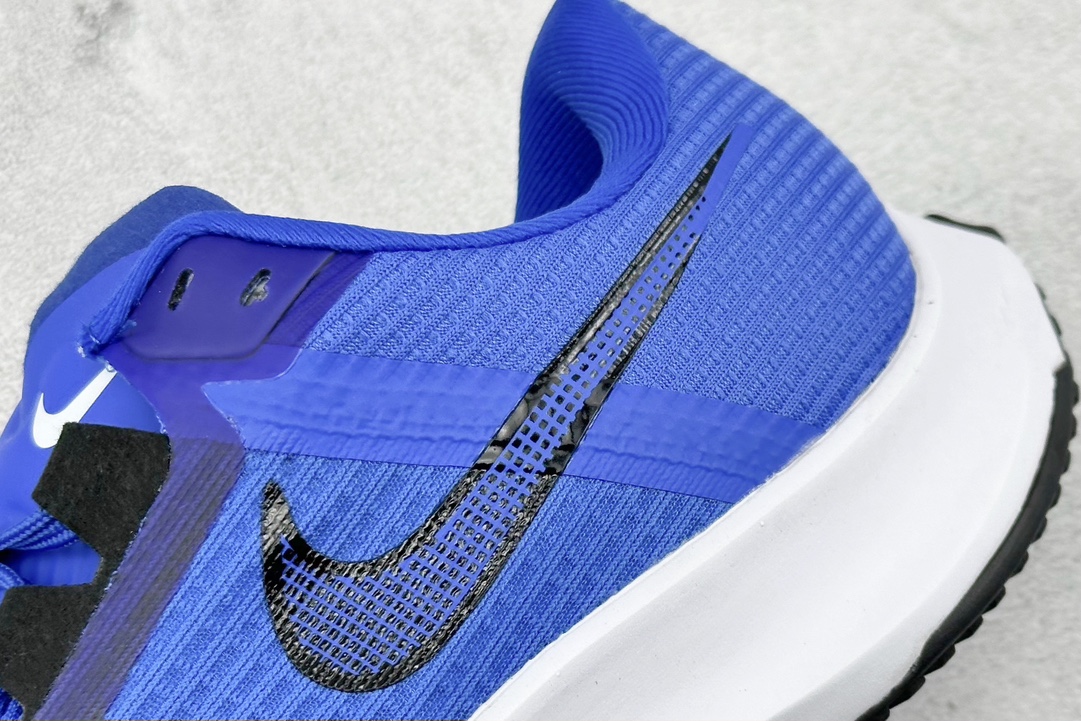 RS版 NIKE AIR Zoom RIVAL Fly 3. 超轻跑步鞋织物减震轻盈跑步鞋 该鞋款专为训