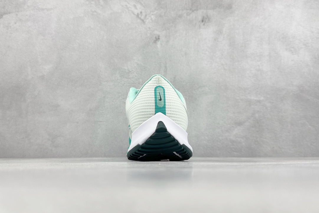 RS版 NIKE AIR Zoom RIVAL Fly 3. 超轻跑步鞋织物减震轻盈跑步鞋 该鞋款专为训