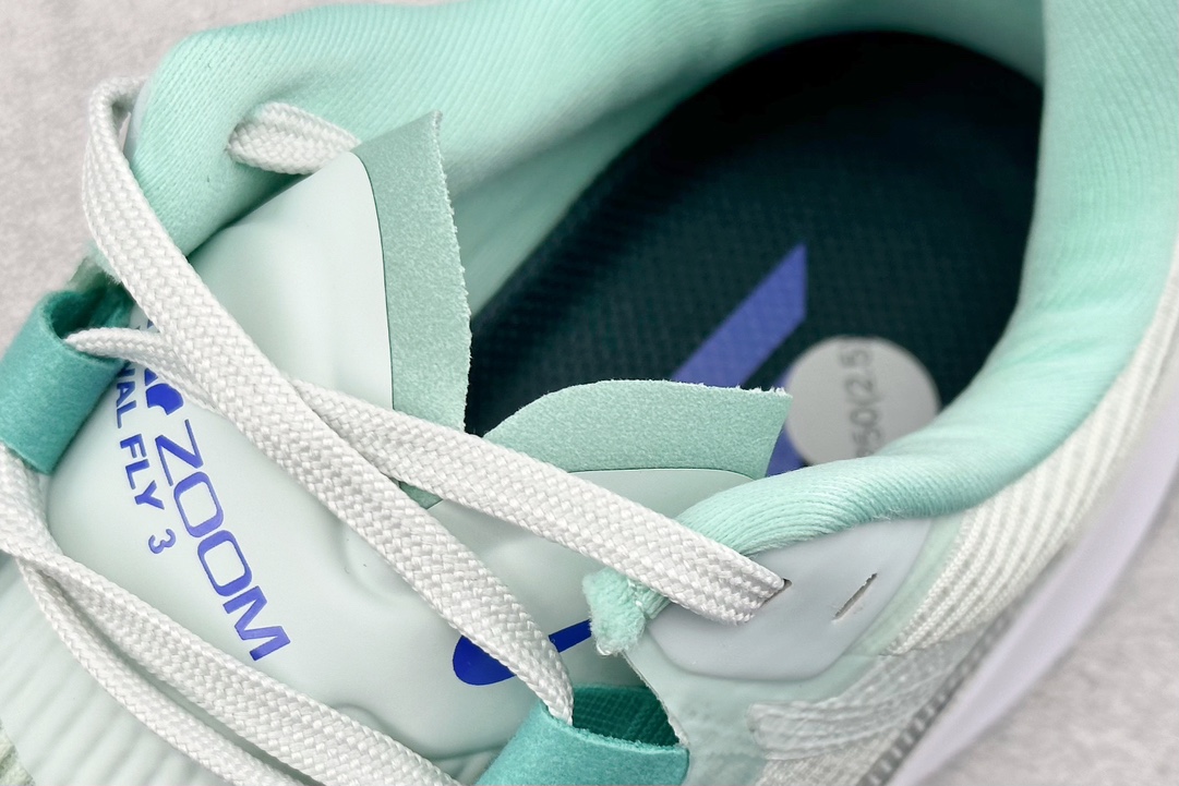 RS版 NIKE AIR Zoom RIVAL Fly 3. 超轻跑步鞋织物减震轻盈跑步鞋 该鞋款专为训
