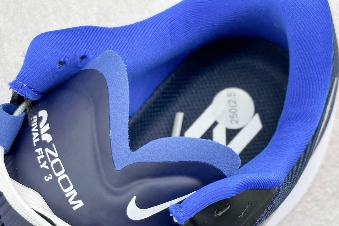 RS版 NIKE AIR Zoom RIVAL Fly 3. 超轻跑步鞋织物减震轻盈跑步鞋 该鞋款专为训