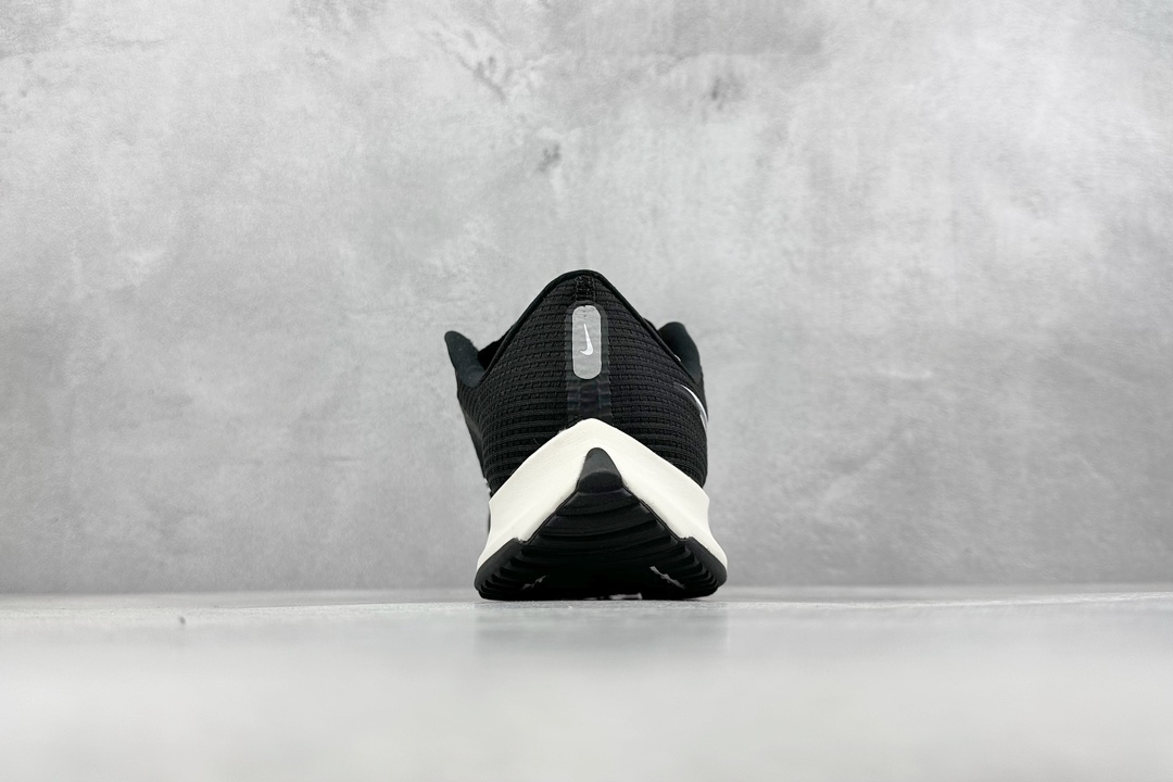 RS版 NIKE AIR Zoom RIVAL Fly 3. 超轻跑步鞋织物减震轻盈跑步鞋 该鞋款专为训
