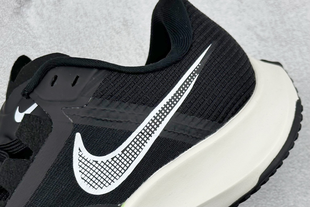 RS版 NIKE AIR Zoom RIVAL Fly 3. 超轻跑步鞋织物减震轻盈跑步鞋 该鞋款专为训