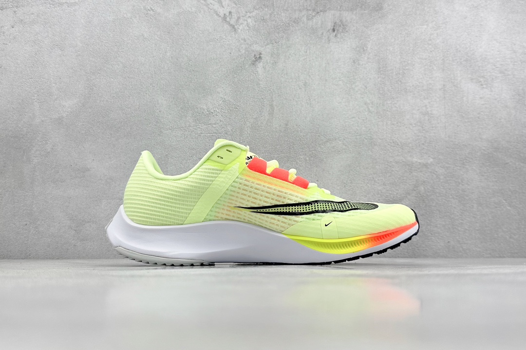 RS版 NIKE AIR Zoom RIVAL Fly 3. 超轻跑步鞋织物减震轻盈跑步鞋 该鞋款专为训