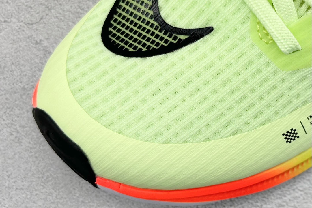 RS版 NIKE AIR Zoom RIVAL Fly 3. 超轻跑步鞋织物减震轻盈跑步鞋 该鞋款专为训