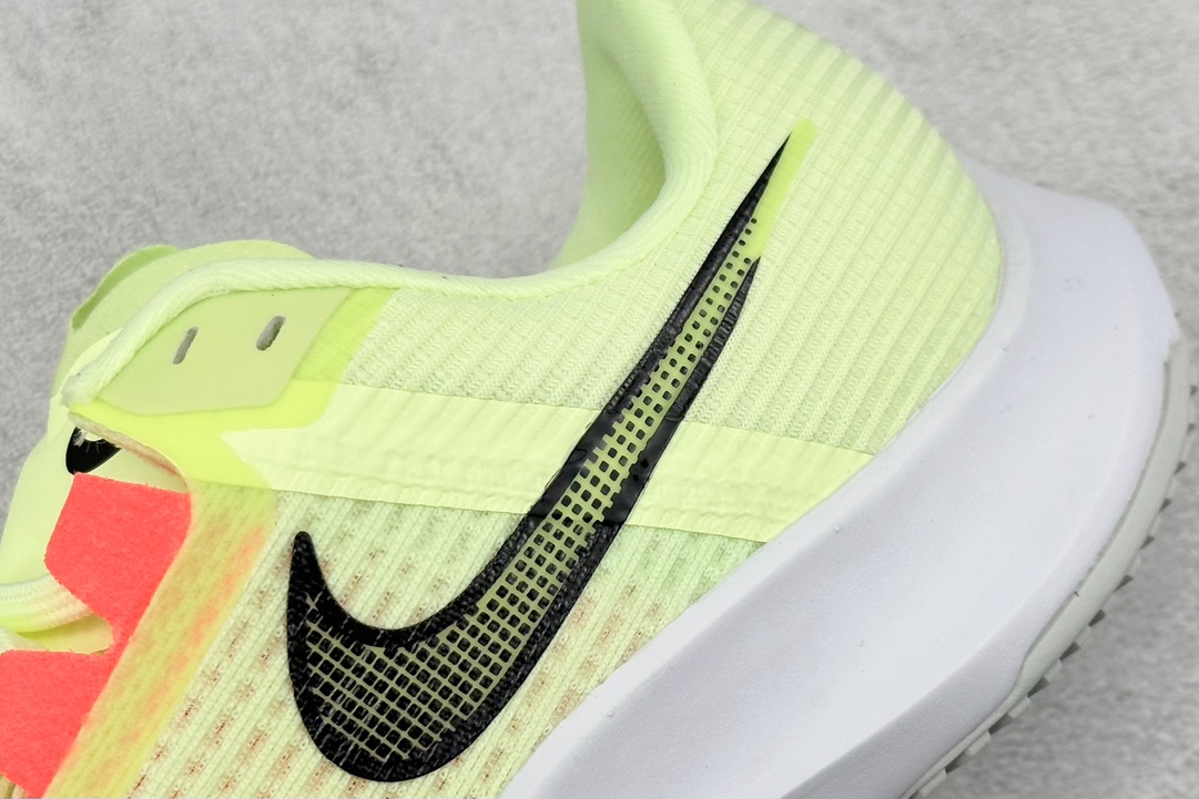 RS版 NIKE AIR Zoom RIVAL Fly 3. 超轻跑步鞋织物减震轻盈跑步鞋 该鞋款专为训
