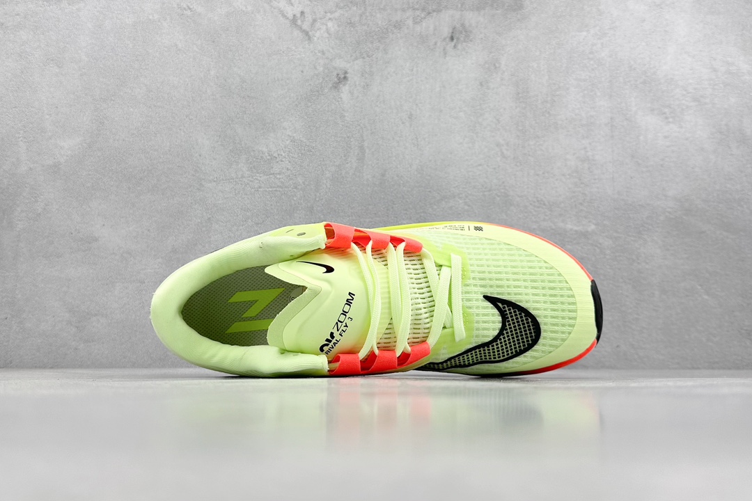 RS版 NIKE AIR Zoom RIVAL Fly 3. 超轻跑步鞋织物减震轻盈跑步鞋 该鞋款专为训