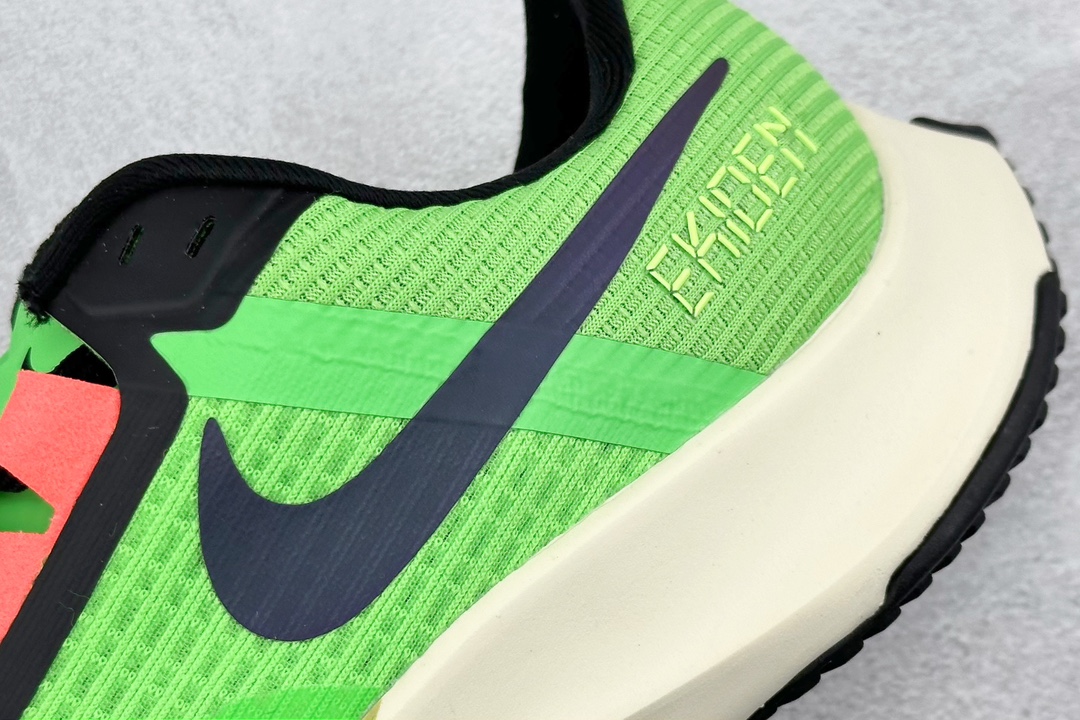 RS版 NIKE AIR Zoom RIVAL Fly 3. 超轻跑步鞋织物减震轻盈跑步鞋 该鞋款专为训