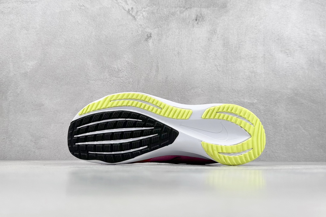 RS版 NIKE AIR Zoom RIVAL Fly 3. 超轻跑步鞋织物减震轻盈跑步鞋 该鞋款专为训