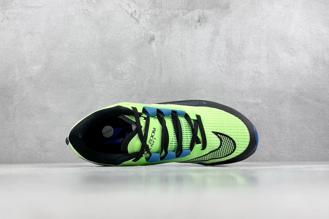 RS版 NIKE AIR Zoom RIVAL Fly 3. 超轻跑步鞋织物减震轻盈跑步鞋 该鞋款专为训