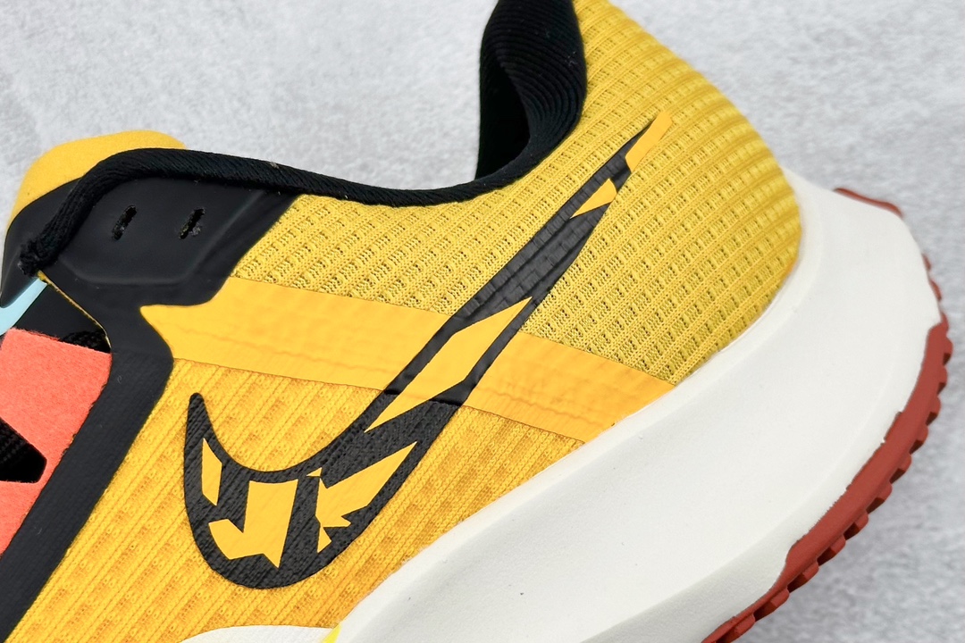 RS版 NIKE AIR Zoom RIVAL Fly 3. 超轻跑步鞋织物减震轻盈跑步鞋 该鞋款专为训